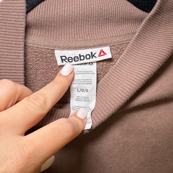 Reebok - Women's Casual Athletic Sporty Warm Brown Long Sleeve Mockneck Crop Top - Picture 8 of 8